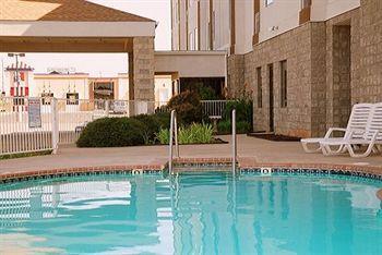 Chisholm Suite Hotel 던컨 외부 사진